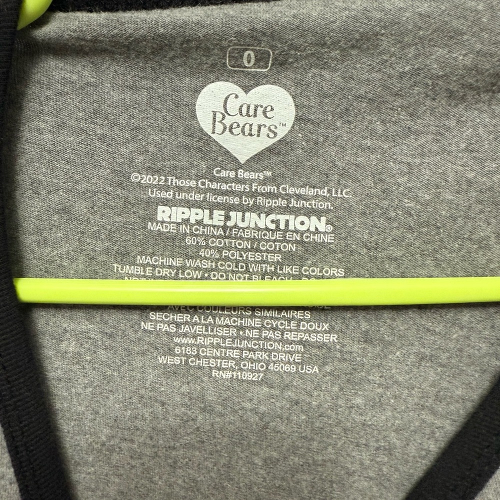 Torrid Ripple Junction Gray Carebears Retro Tee Short Sleeve size 0 (Y-26) - Picture 3 of 4